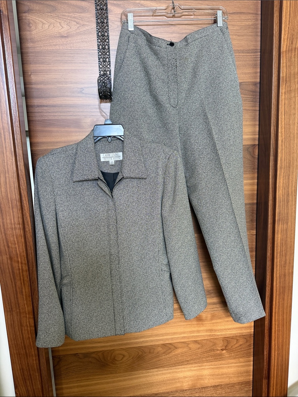 Larry Levine Tweed-Look Women's Blazer and Pants Set